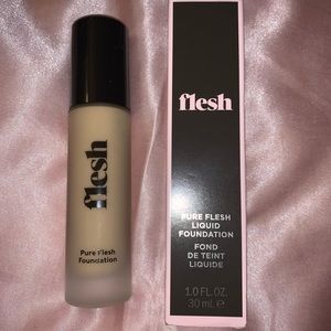 🆕 Flesh Pure Flesh Liquid Foundation in 09 Honey